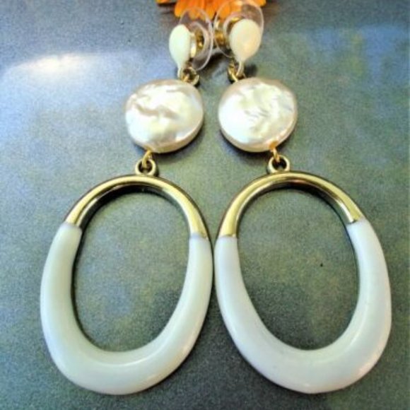 2/$25 NWOT Long Classy Cream enamel dangle earrings W AbS Coin Pearl, open oval - Picture 3 of 6